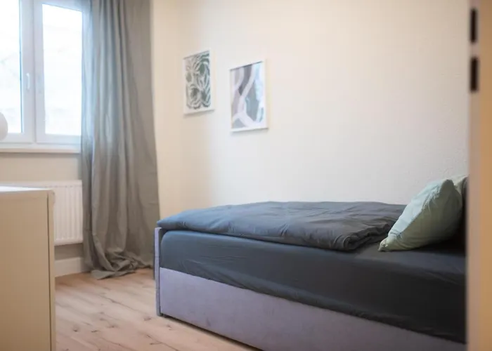 Stilvolles Mit Balkon & Wifi باد شليما